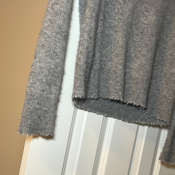 Autumn Cashmere Gray Crew Neck Cashmere Sweater size Small - Picture 4 of 15
